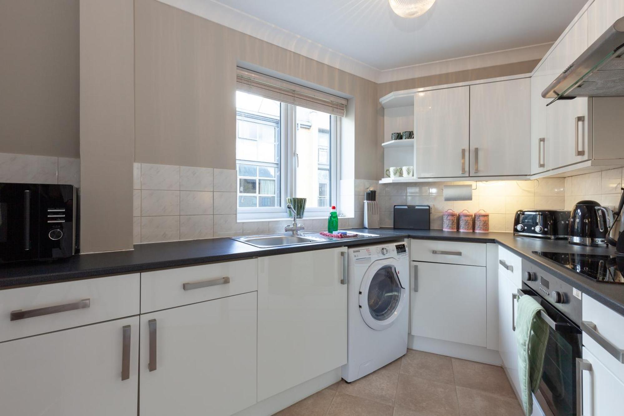 A Gem Nestled In The Heart Of With Parking! Apartamento *