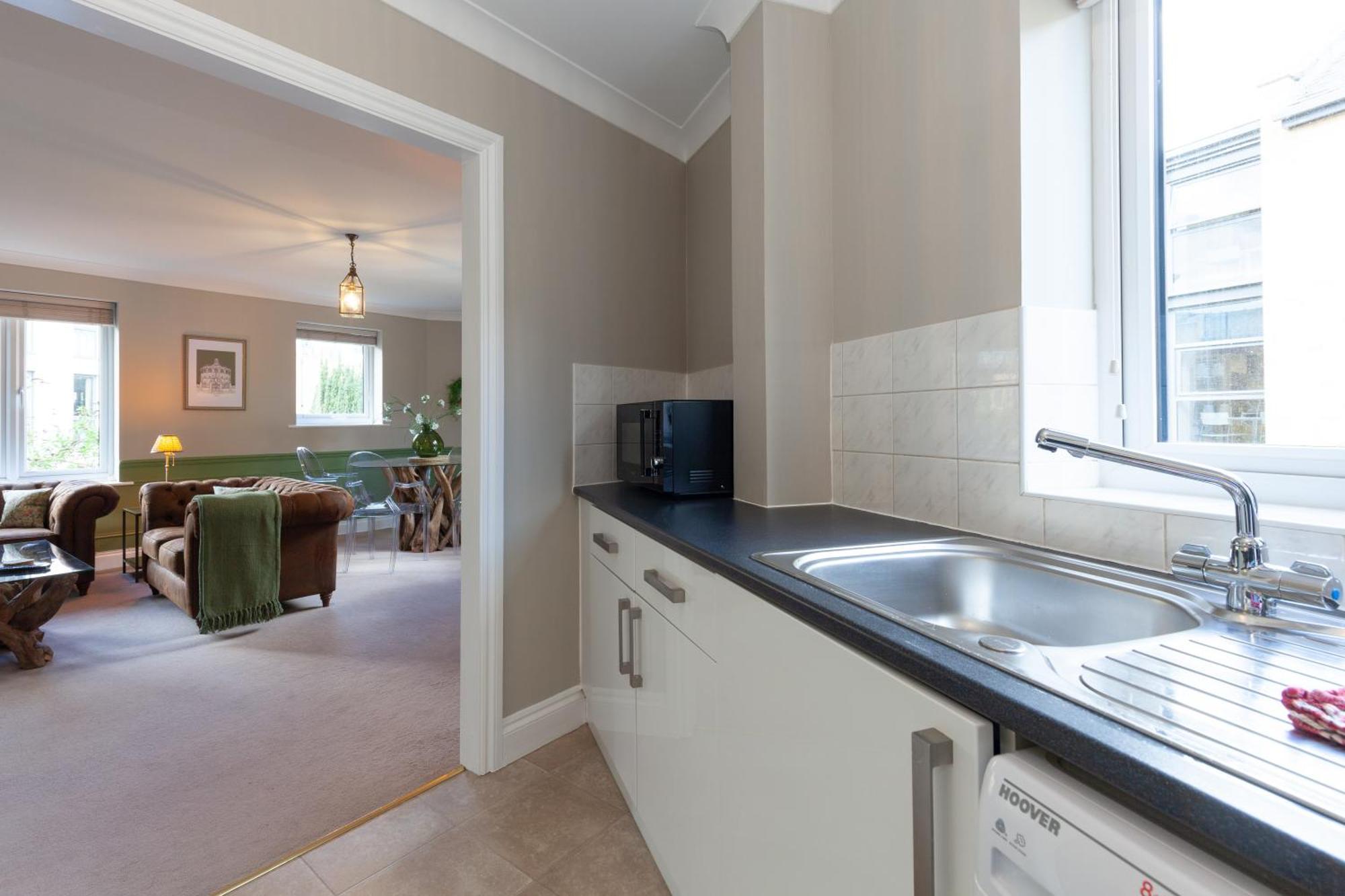 A Gem Nestled In The Heart Of With Parking! Oxford