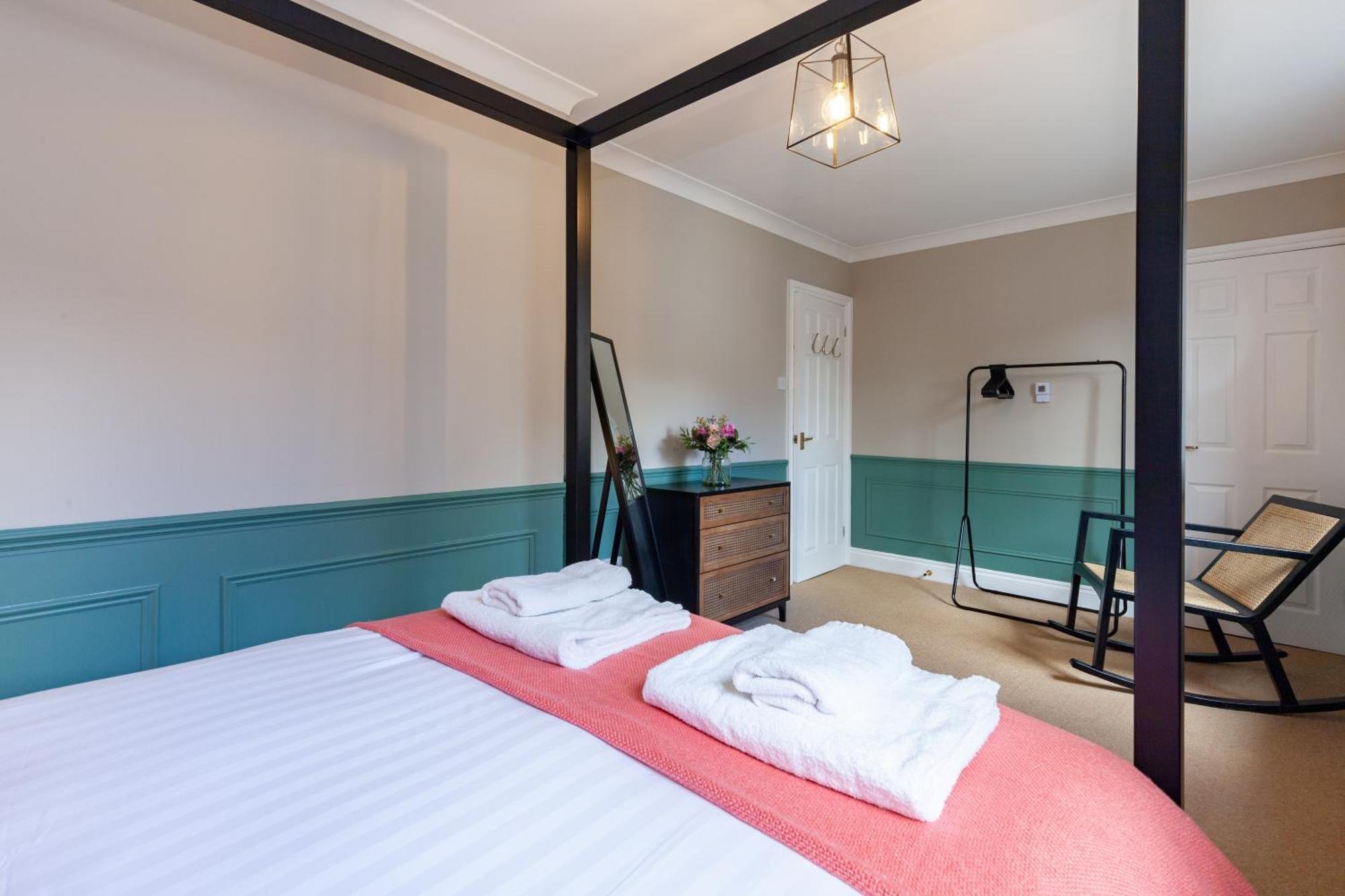 A Gem Nestled In The Heart Of With Parking! Apartamento